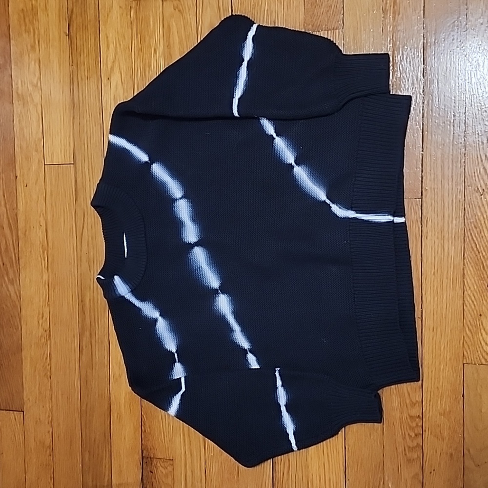 Black tie dye Old Navy cropped woven crew neck, new (no tags) XS petite